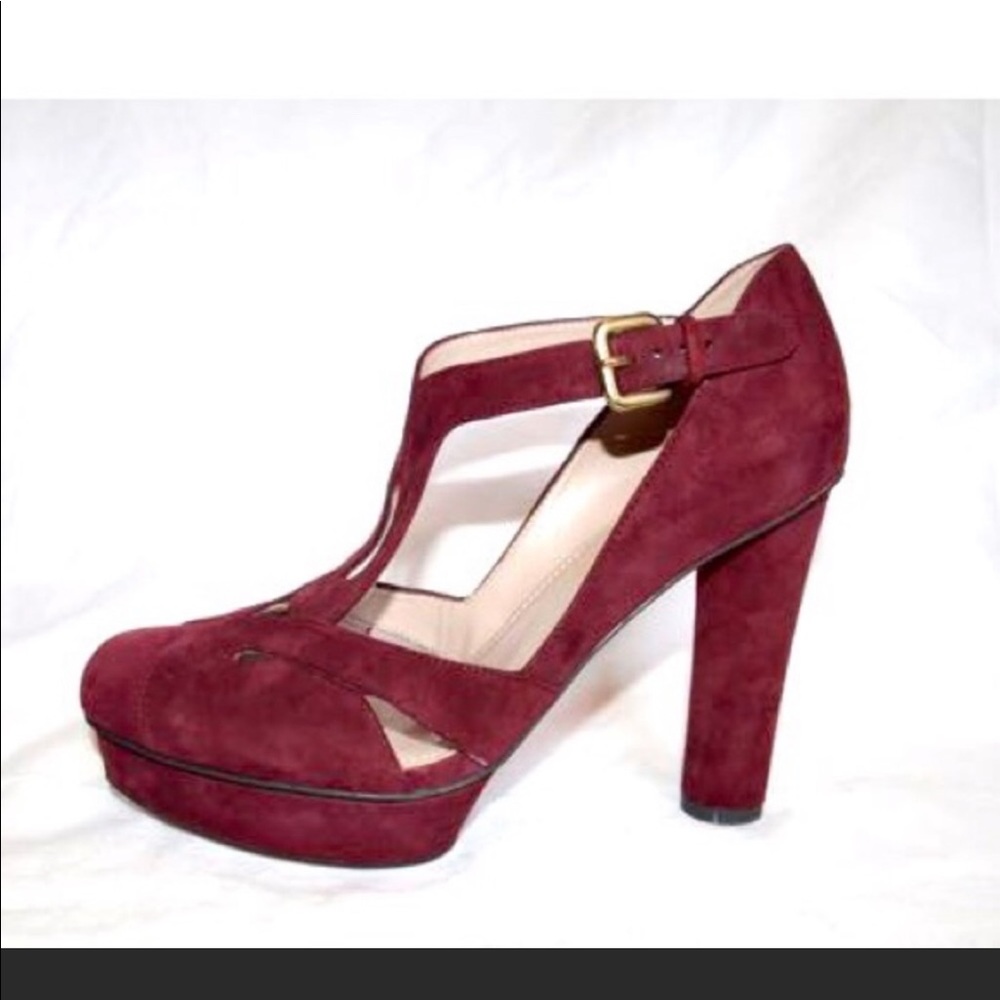 B Makowsky BFVADA Suede T Strap Platform Pumps